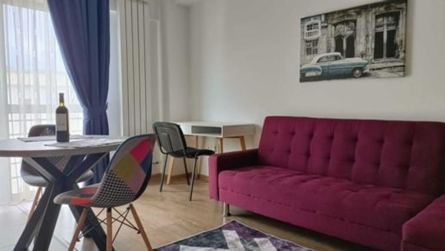 Apartament cu 2 camere nedecomandat, mobilat în Nicolina
