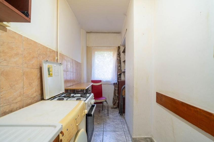 Garsonieră decomandată în UTA
