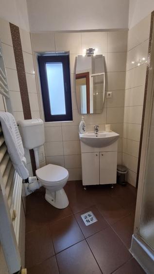Garsonieră decomandată în Romană