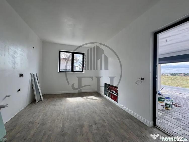 Casă cu 5 camere cu Teren 257 Mp în Valu lui Traian