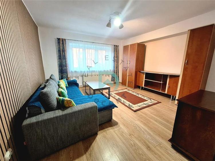 Apartament cu 3 camere decomandat în Răcădău
