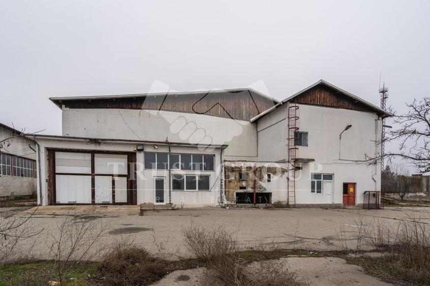 Spațiu industrial, de 1,000 mp, în Central