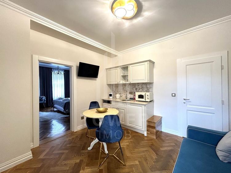 Apartament cu 4 camere decomandat în Central
