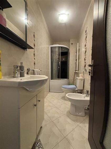 Apartament cu 2 camere semidecomandat în Valea Adâncă