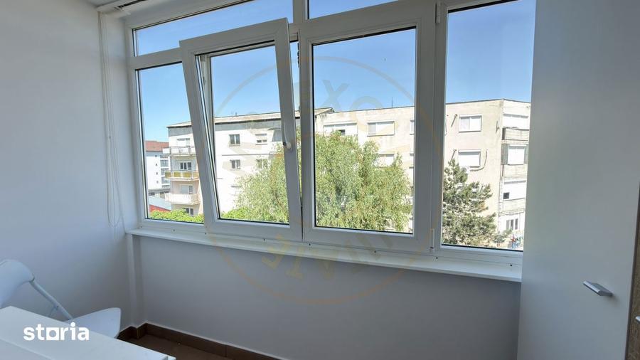 Apartament cu 3 camere decomandat, mobilat în Central