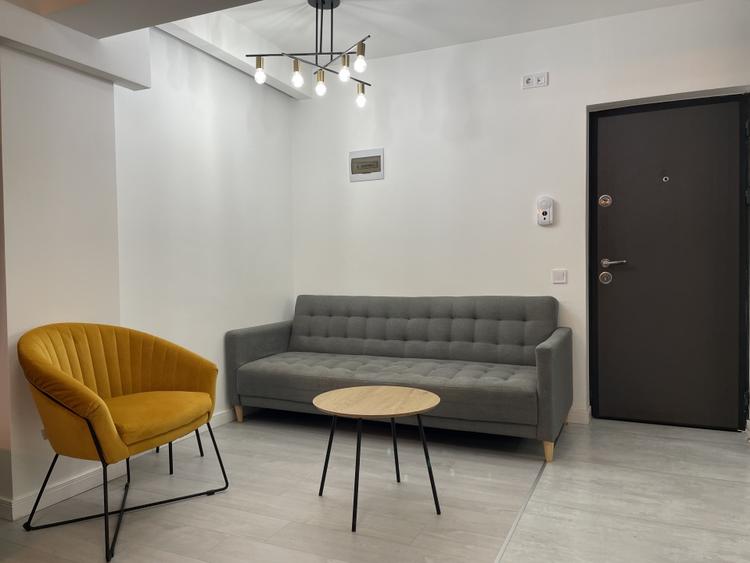 Apartament cu 3 camere semidecomandat, mobilat în Dâmbul Rotund