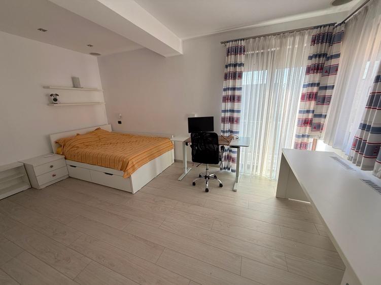 Casă individuală cu 4 camere cu Teren 500 Mp în Exterior Est