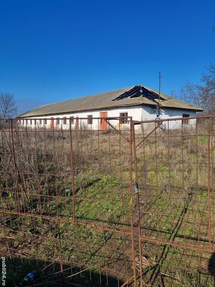 Spațiu comercial, de 450 mp, în Băbăița