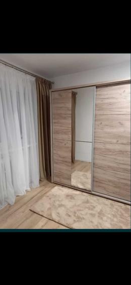 Apartament cu 3 camere semidecomandat în Micro 14