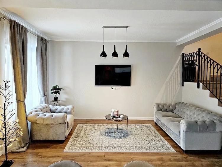 Casă cu 5 camere cu Teren 335 Mp în Dumbrăvița