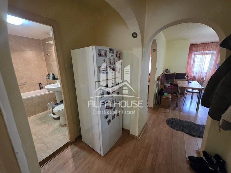 Apartament cu 3 camere decomandat în Govândari