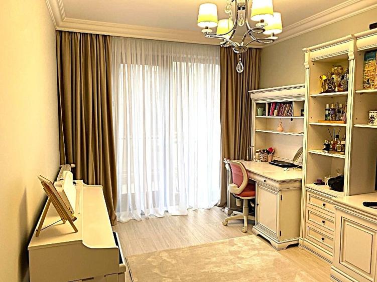 Apartament cu 4 camere decomandat, mobilat în Drumul Taberei