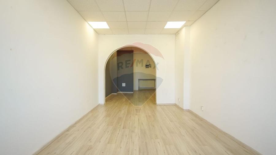 Spațiu comercial, de 65 mp, în Hărmanului