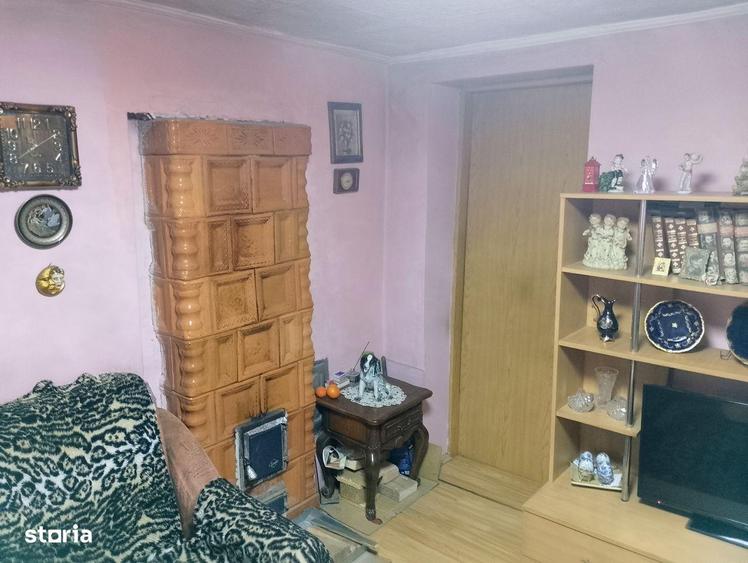 Casă cu 6 camere cu Teren 570 Mp în Ghirodei