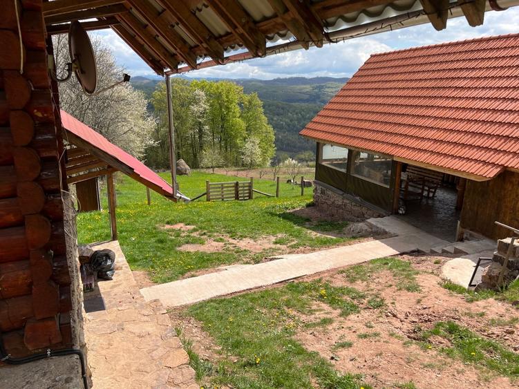 Casă cu 3 camere în Șuncuiuș