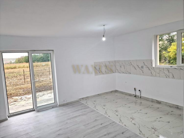 Duplex cu 4 camere cu Canalizare în Căianu Mic