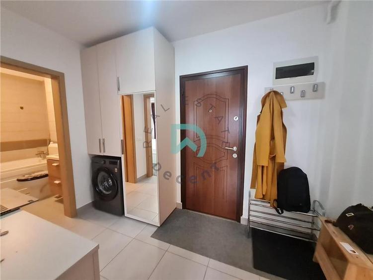 Apartament cu 2 camere decomandat, mobilat în Tractorul
