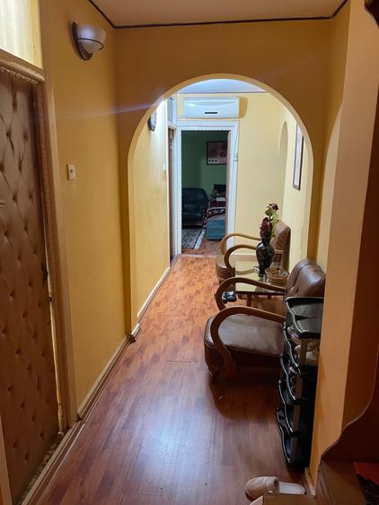 Apartament cu 4 camere decomandat, mobilat în Central
