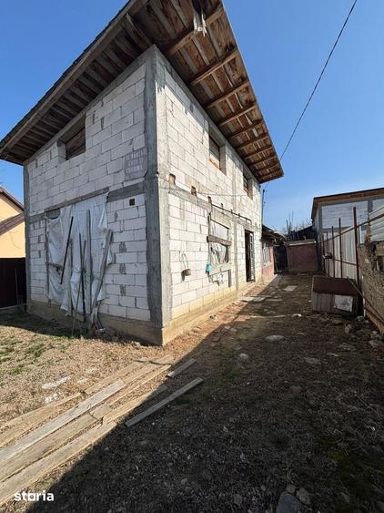 Casă cu 3 camere cu Teren 450 Mp în Central