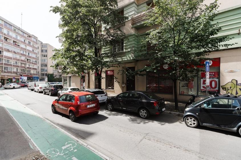 Proprietar, închiriez apartament 2 camere lux, ultracentral - 2