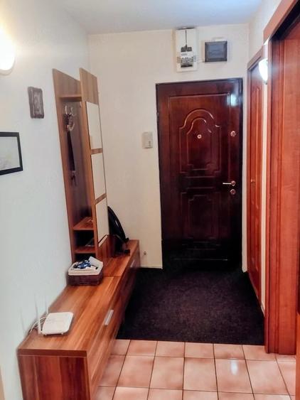 Inchiriez apartament 3 camere, decomandat, mobilat, et. 2 4, zona Giurgiului - 7