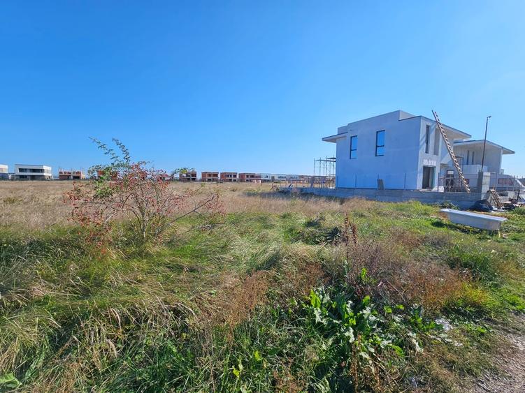 Teren Construcții intravilan de 375 mp, în Tunari