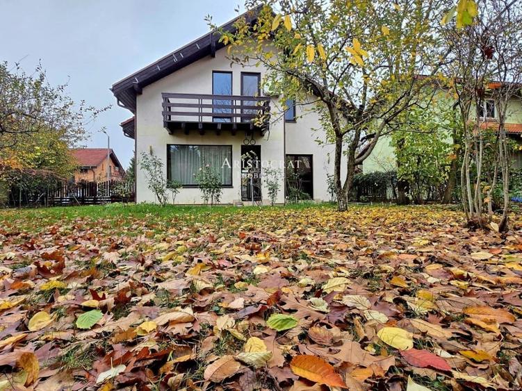 Casă cu 5 camere cu Canalizare în Corbeanca
