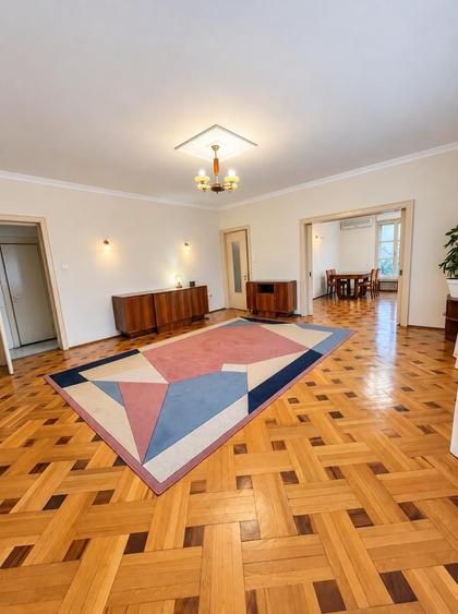 Apartament cu 3 camere decomandat în Cotroceni