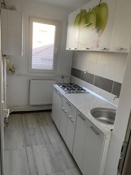 Inchiriez apartament!! - 3