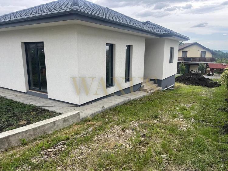 Casă individuală cu 3 camere cu Canalizare în Câmpenești