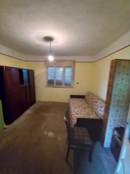 Casă cu 2 camere în Iratoșu