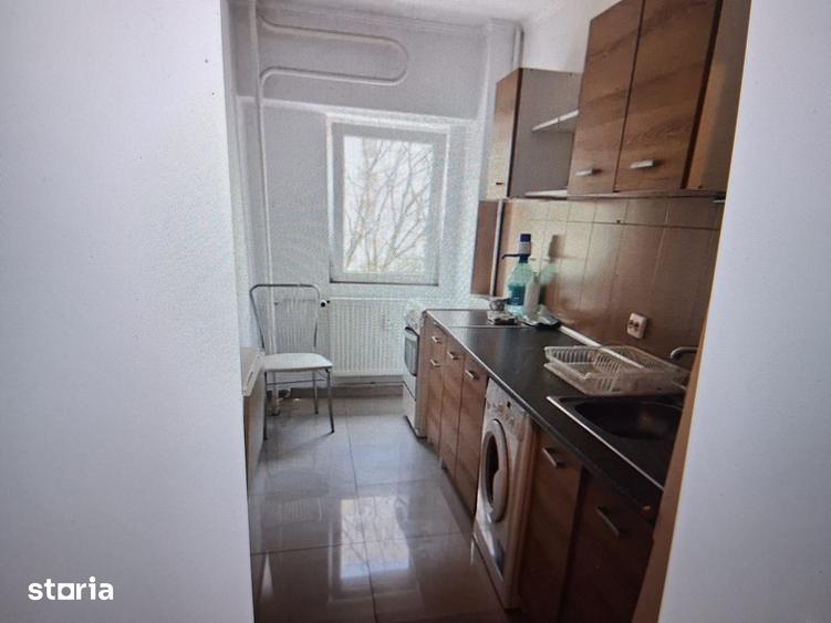 Garsonieră decomandată în Tei