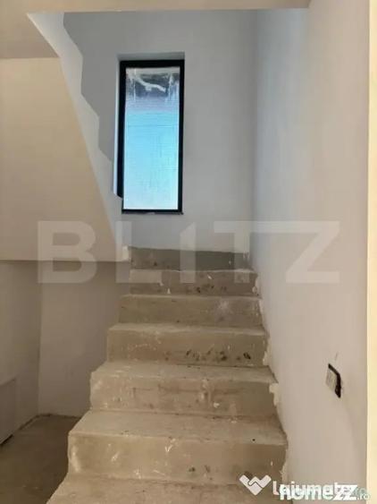 Casă cu 7 camere cu Teren 900 Mp în Central