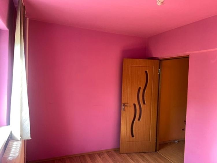 Apartament cu 2 camere semidecomandat în Berceni