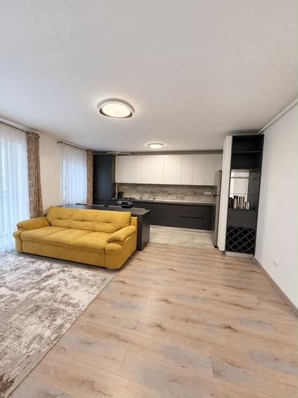 Apartament cu 2 camere decomandat în Tomis Plus