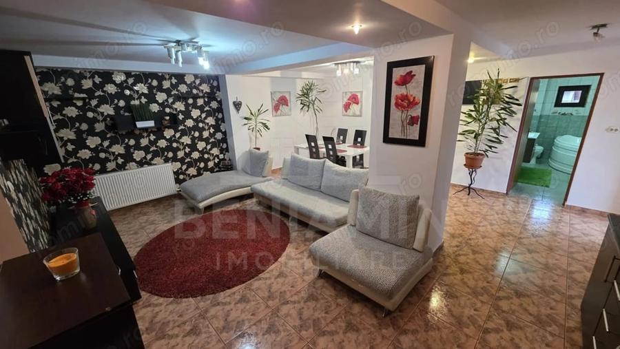 Apartament cu 3 camere semidecomandat în Central