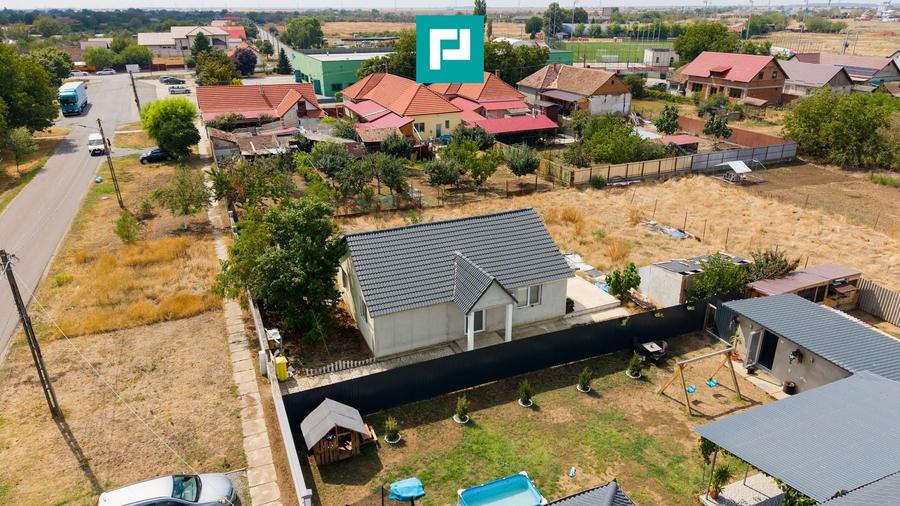 Casă individuală cu 3 camere cu Canalizare în Exterior Sud