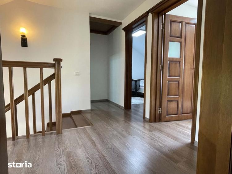 Casă cu 4 camere cu Teren 600 Mp în Central