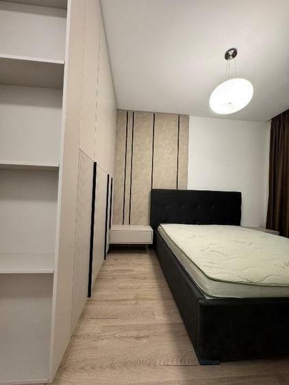Apartament cu 3 camere semidecomandat, mobilat în Pipera