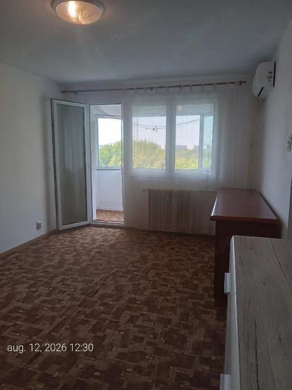 Apartament cu 2 camere decomandat în Titan