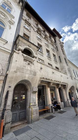 Apartament cu 4 camere decomandat, mobilat în Central