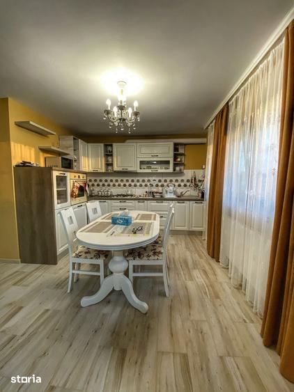 Casă cu 4 camere cu Teren 200 Mp în Central