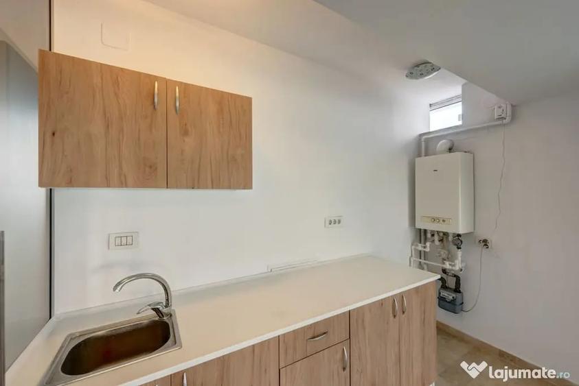 Apartament cu 3 camere decomandat în Drumul Sării