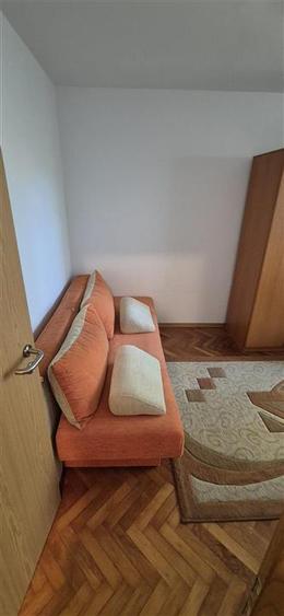 Apartament cu 3 camere semidecomandat în Complex Studențesc