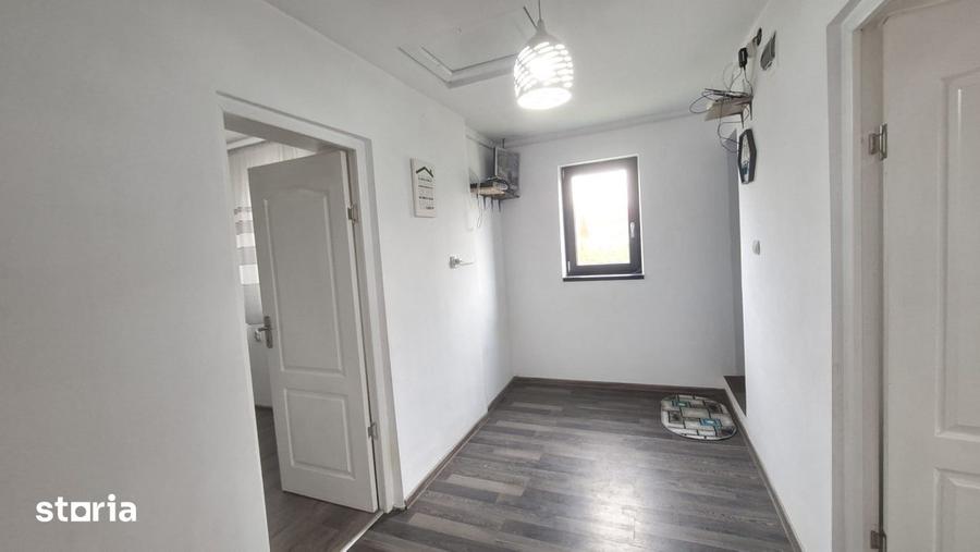 Casă cu 2 camere cu Teren 1746 Mp în Rătești