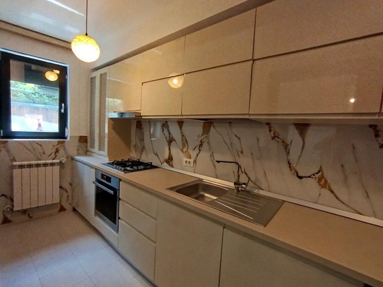 Apartament cu 2 camere decomandat, mobilat în Calea Călărașilor
