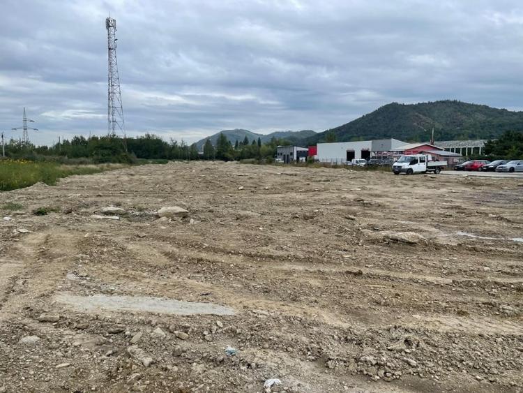 Teren Construcții intravilan de 7000 mp, în Est