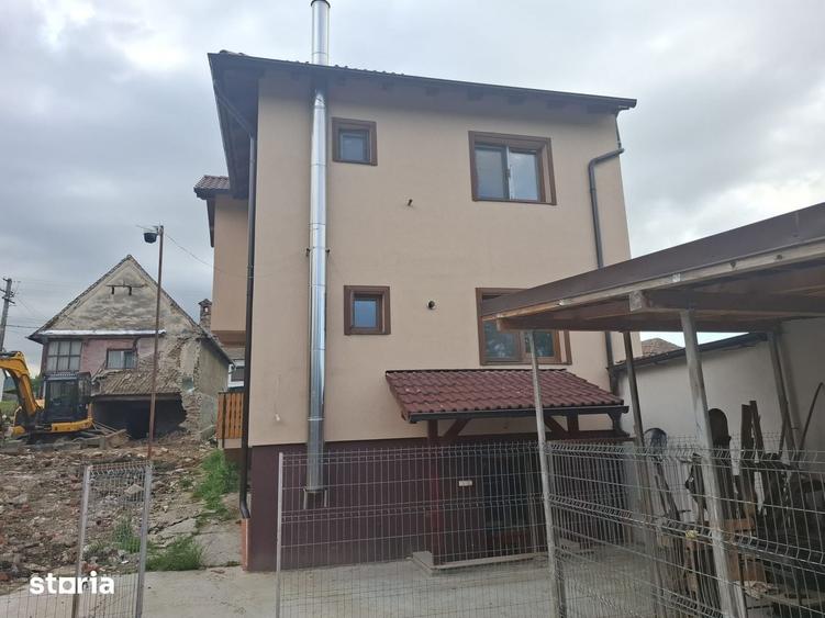 Casă cu 4 camere cu Teren 276 Mp în Central