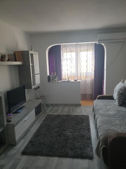 Apartament cu 2 camere semidecomandat în Obor