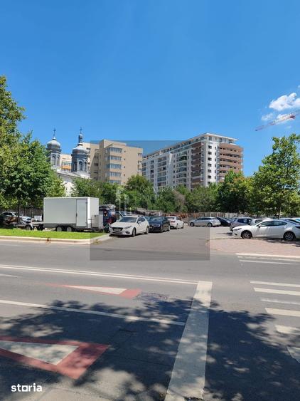 Apartament cu 3 camere decomandat în Titan